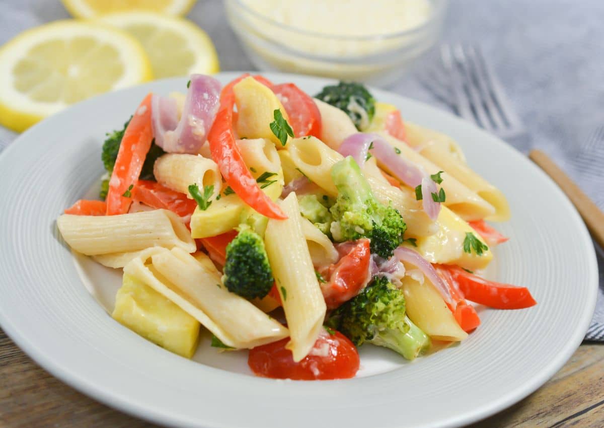 Pasta alle Verdure (pasta primavera) on a plate