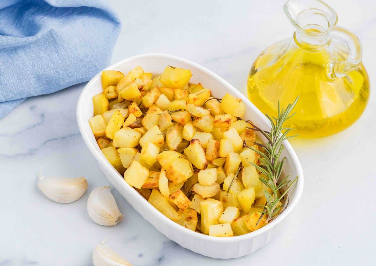Garlic and Rosemary Roasted Potatoes